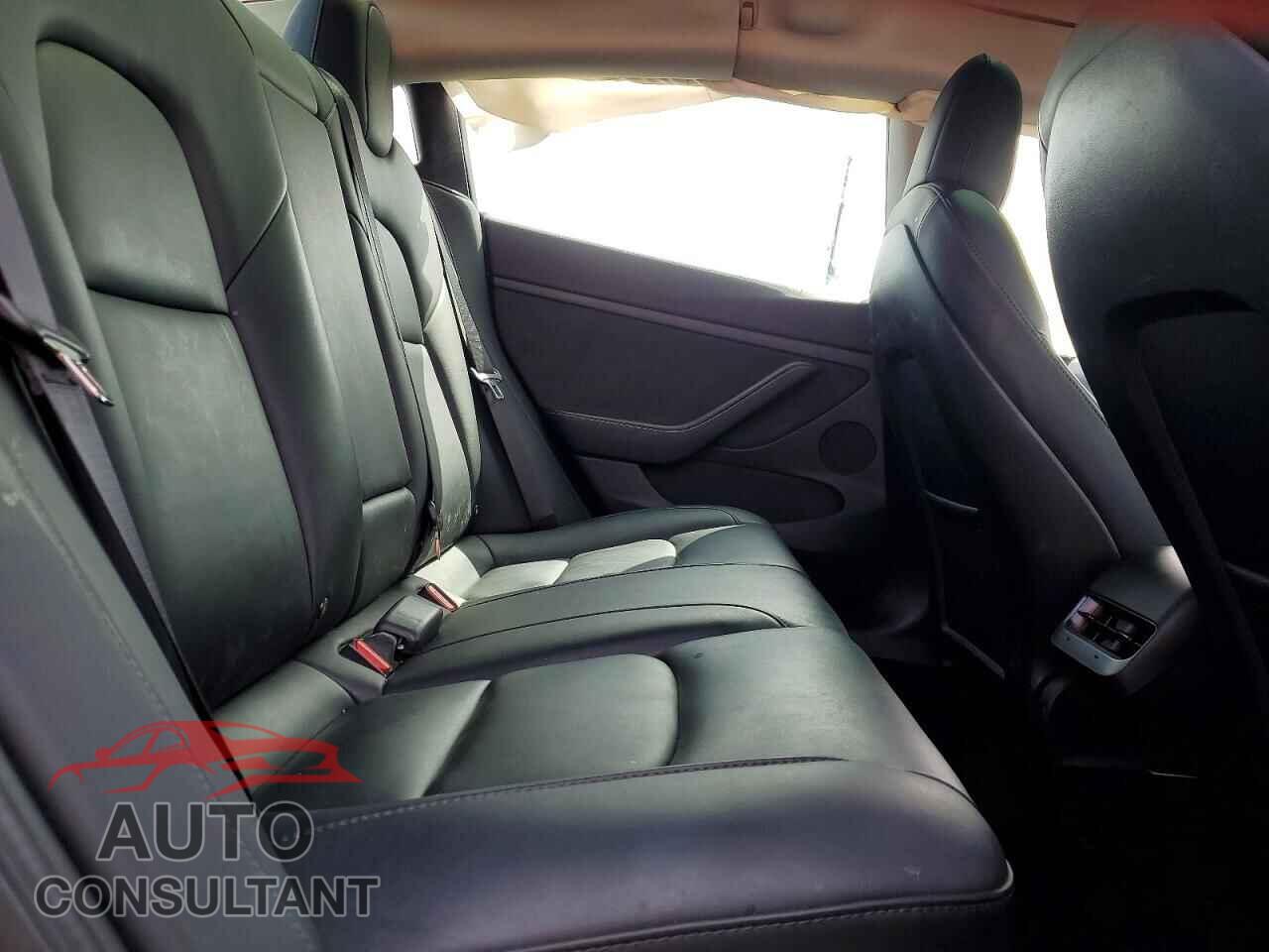 TESLA MODEL 3 2022 - 5YJ3E1EBXNF323012