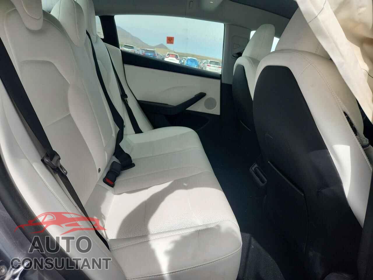 TESLA MODEL 3 2025 - 5YJ3E1EA3SF993973