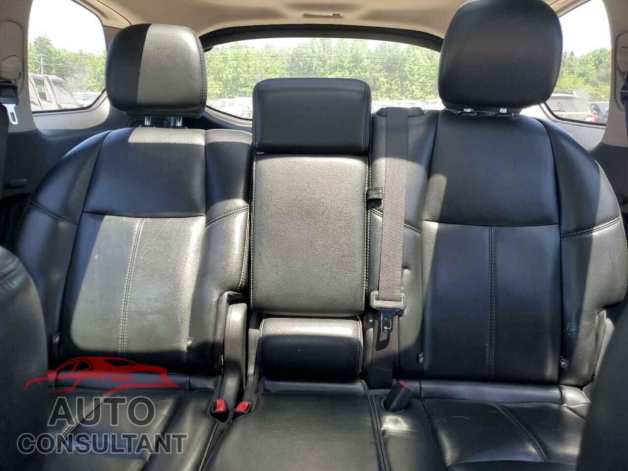 NISSAN PATHFINDER 2017 - 5N1DR2MN7HC603753