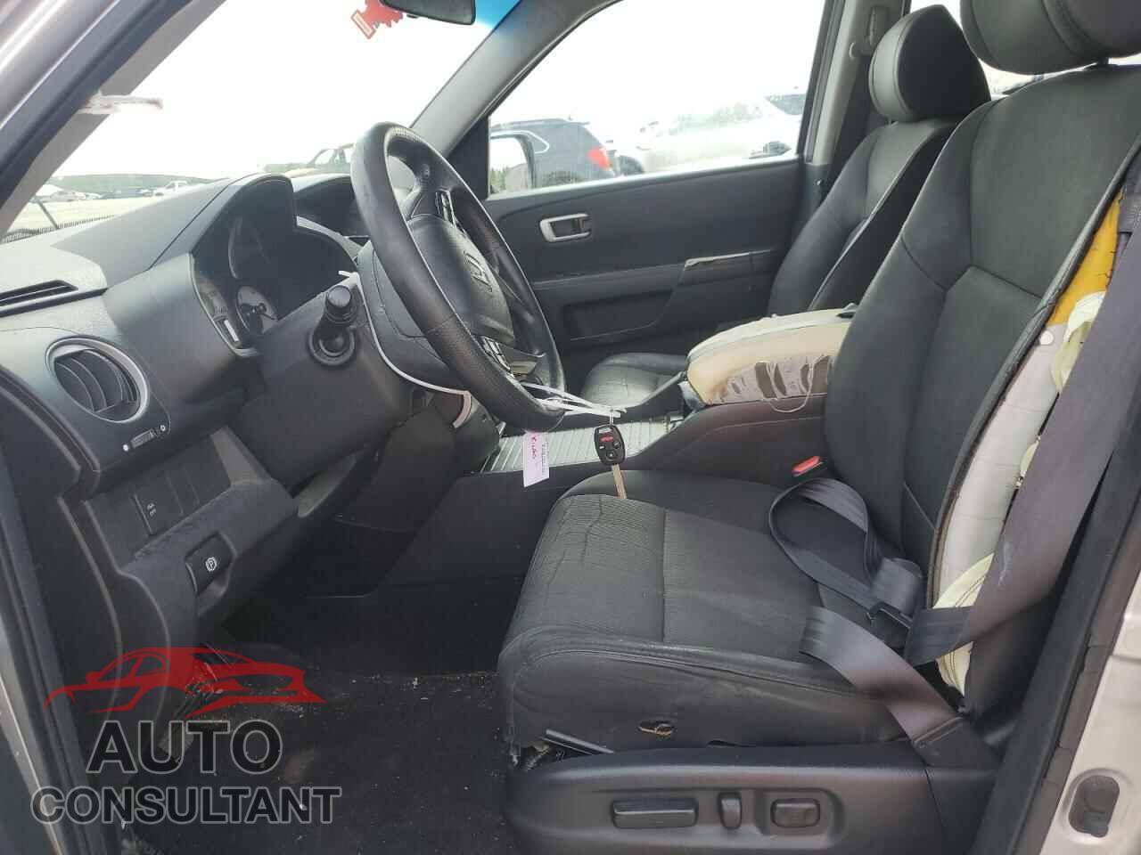 HONDA PILOT 2011 - 5FNYF4H48BB068132