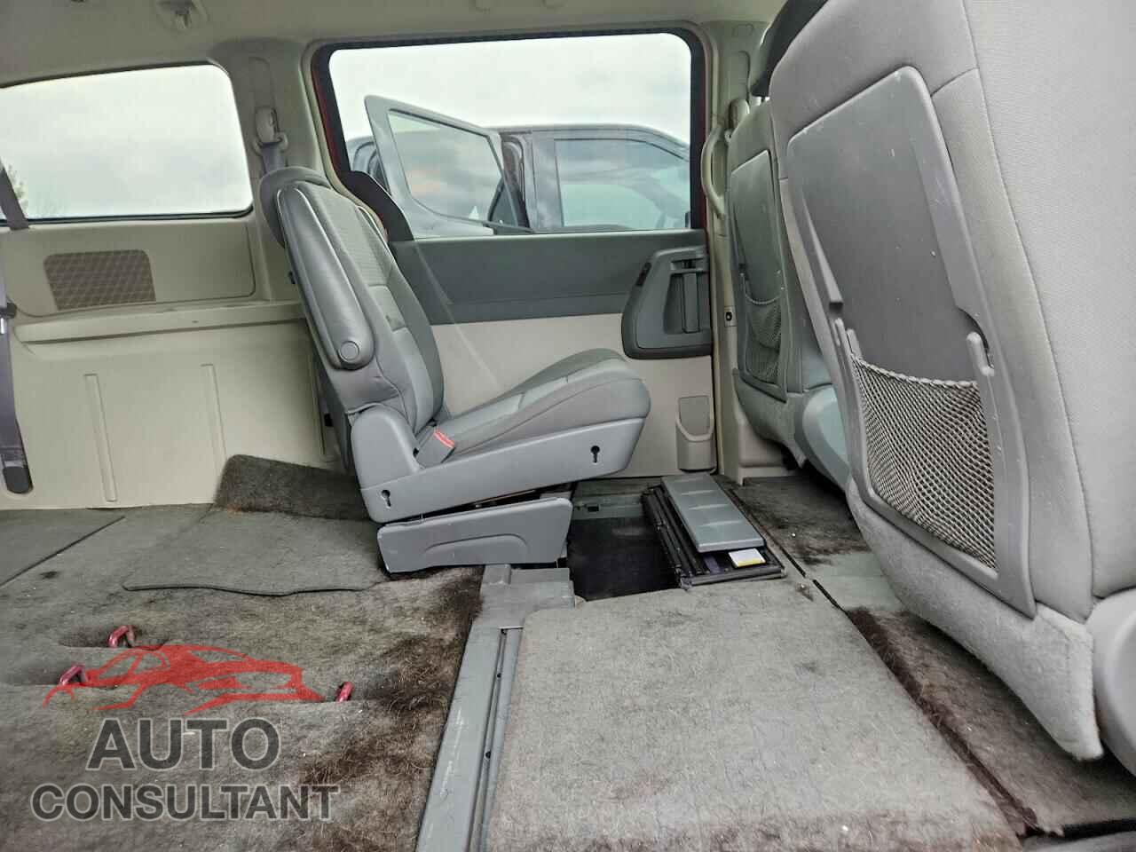 DODGE CARAVAN 2010 - 2D4RN5D11AR201358