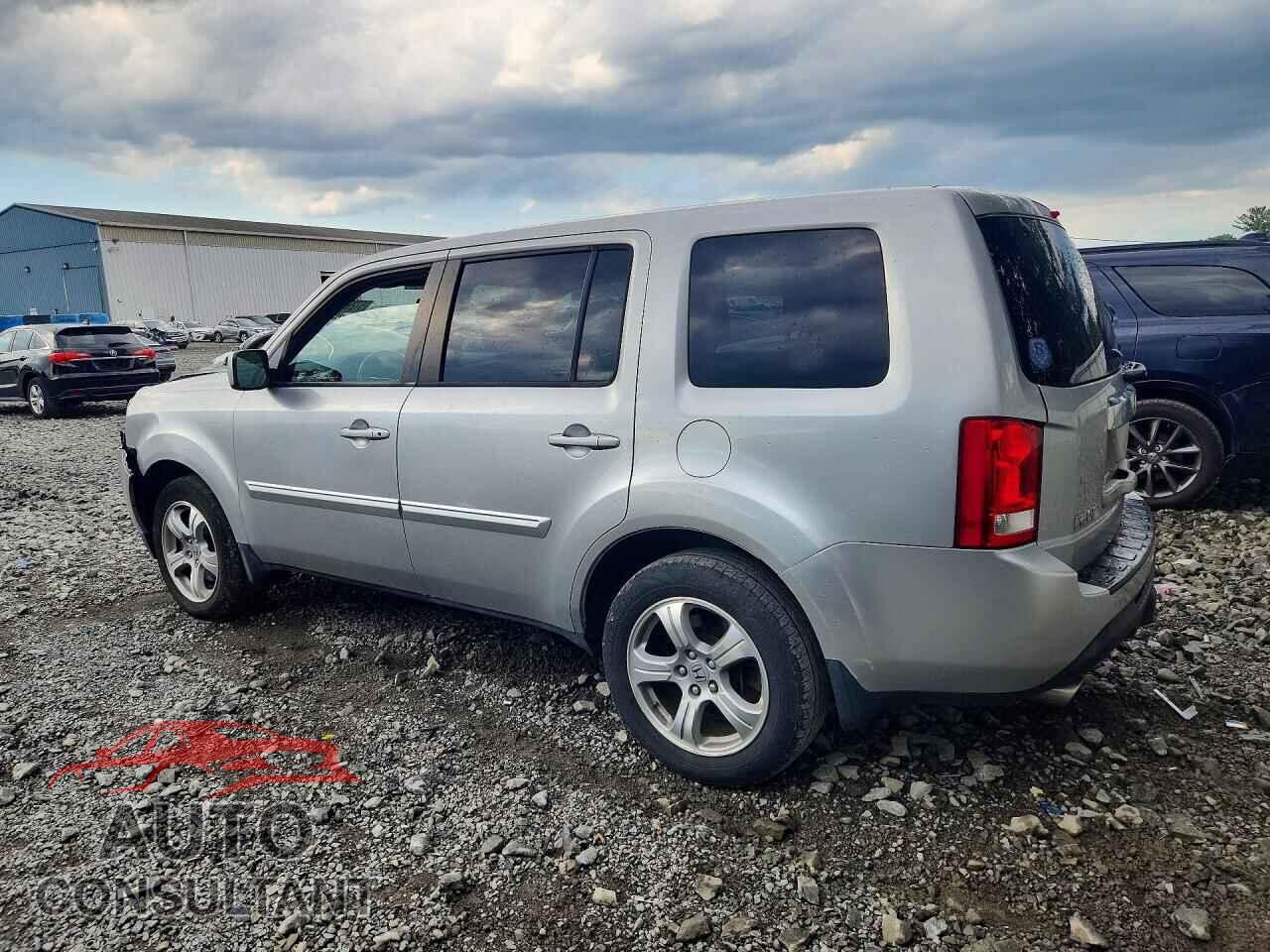 HONDA PILOT 2015 - 5FNYF4H5XFB035115