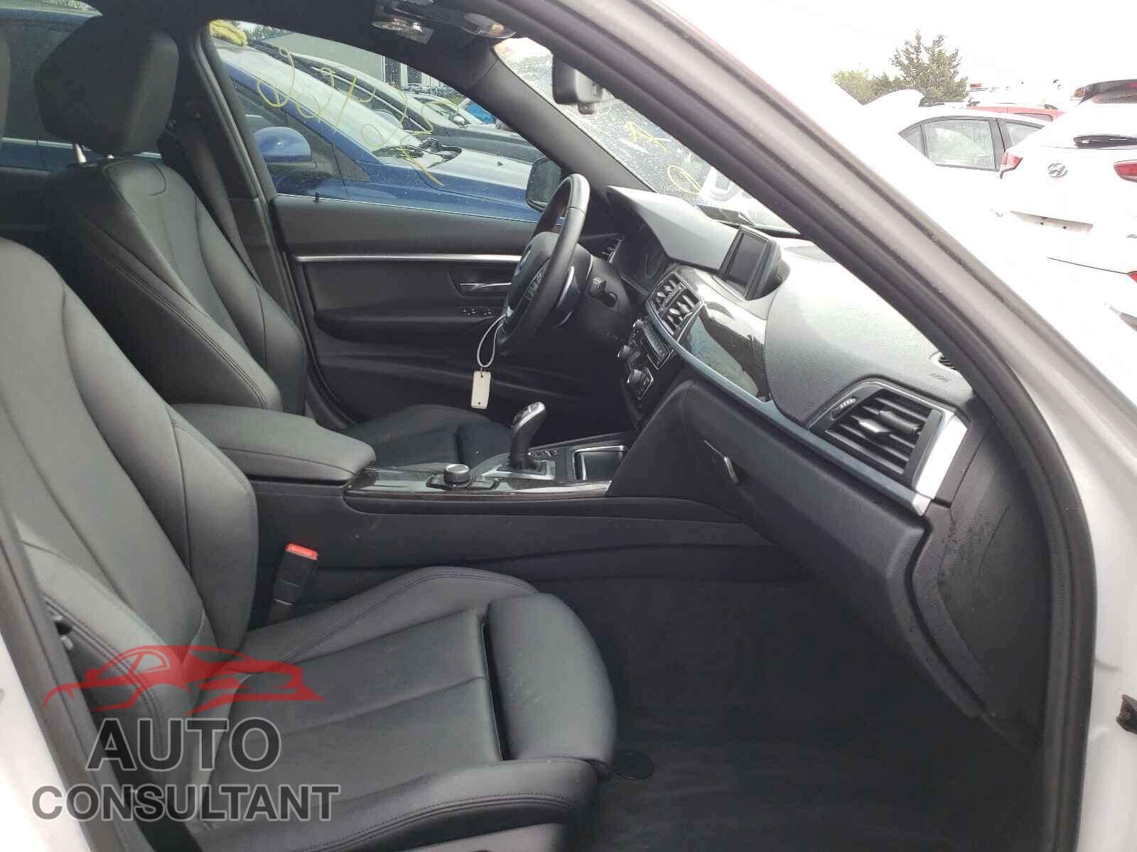 BMW 3 SERIES 2017 - WBA8D9G51HNU59904