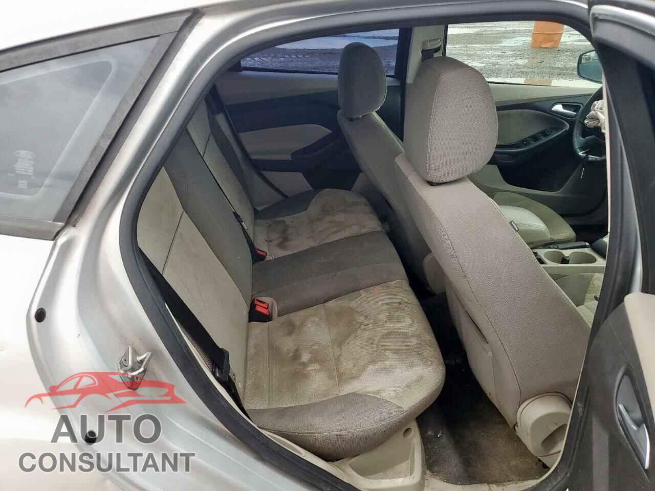 FORD FOCUS 2014 - 1FADP3K26EL275977