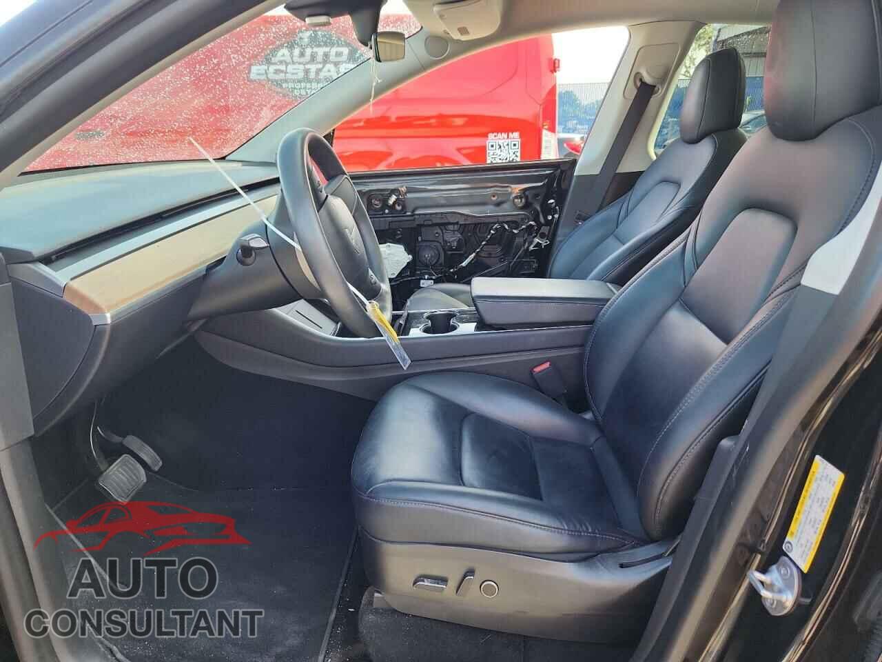 TESLA MODEL Y 2021 - 5YJYGDED9MF103152