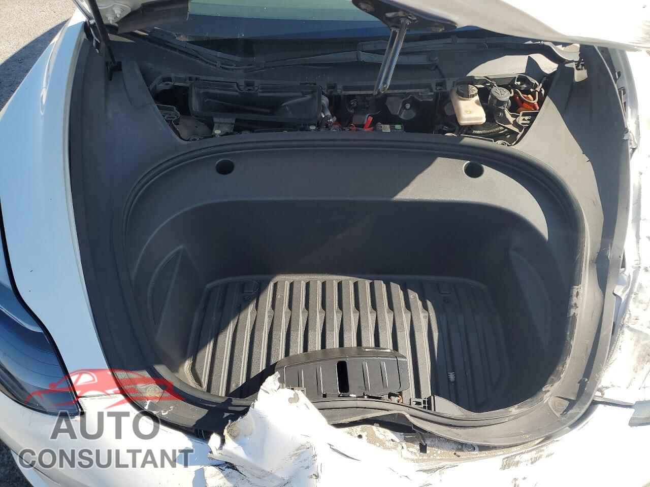 TESLA MODEL 3 2022 - 5YJ3E1EB8NF169142