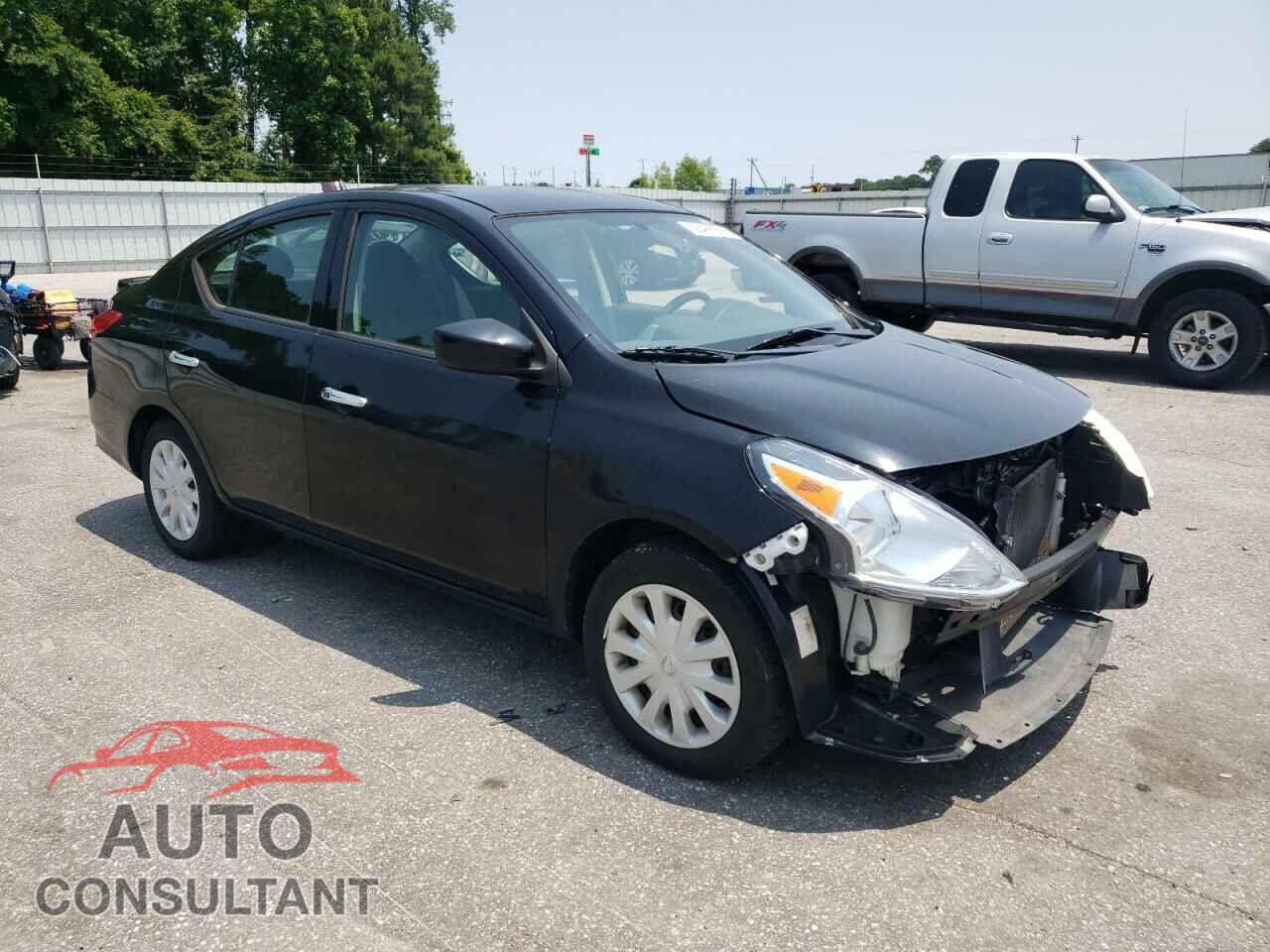 NISSAN VERSA 2018 - 3N1CN7AP1JL832358