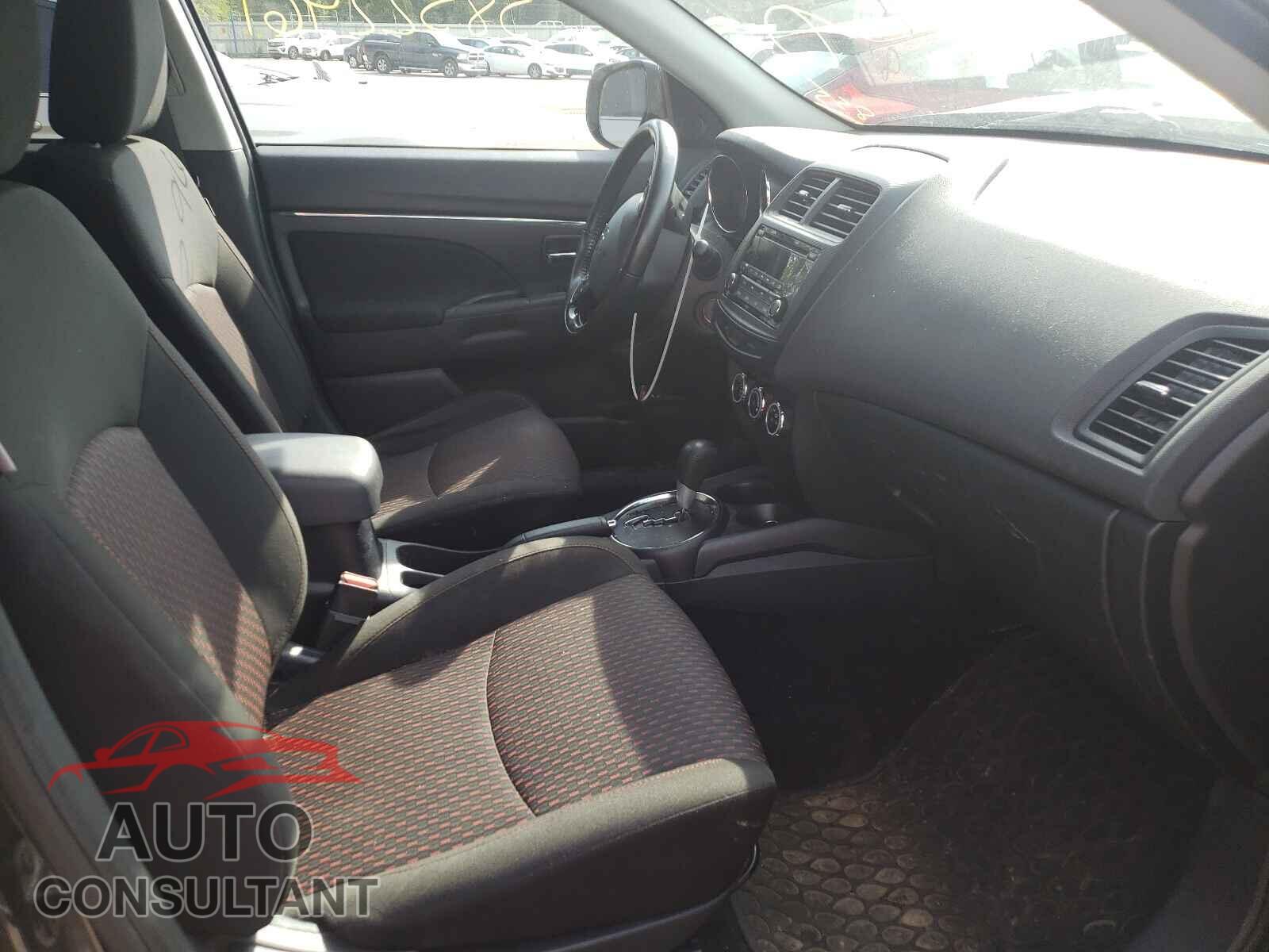 MITSUBISHI OUTLANDER 2017 - JA4AR3AU8HZ022701