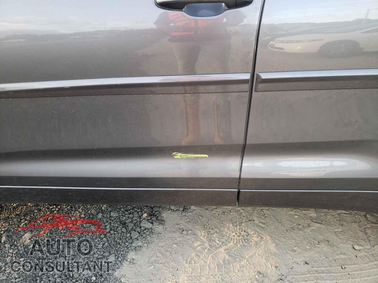 TOYOTA HIGHLANDER 2018 - 5TDBZRFH3JS882845