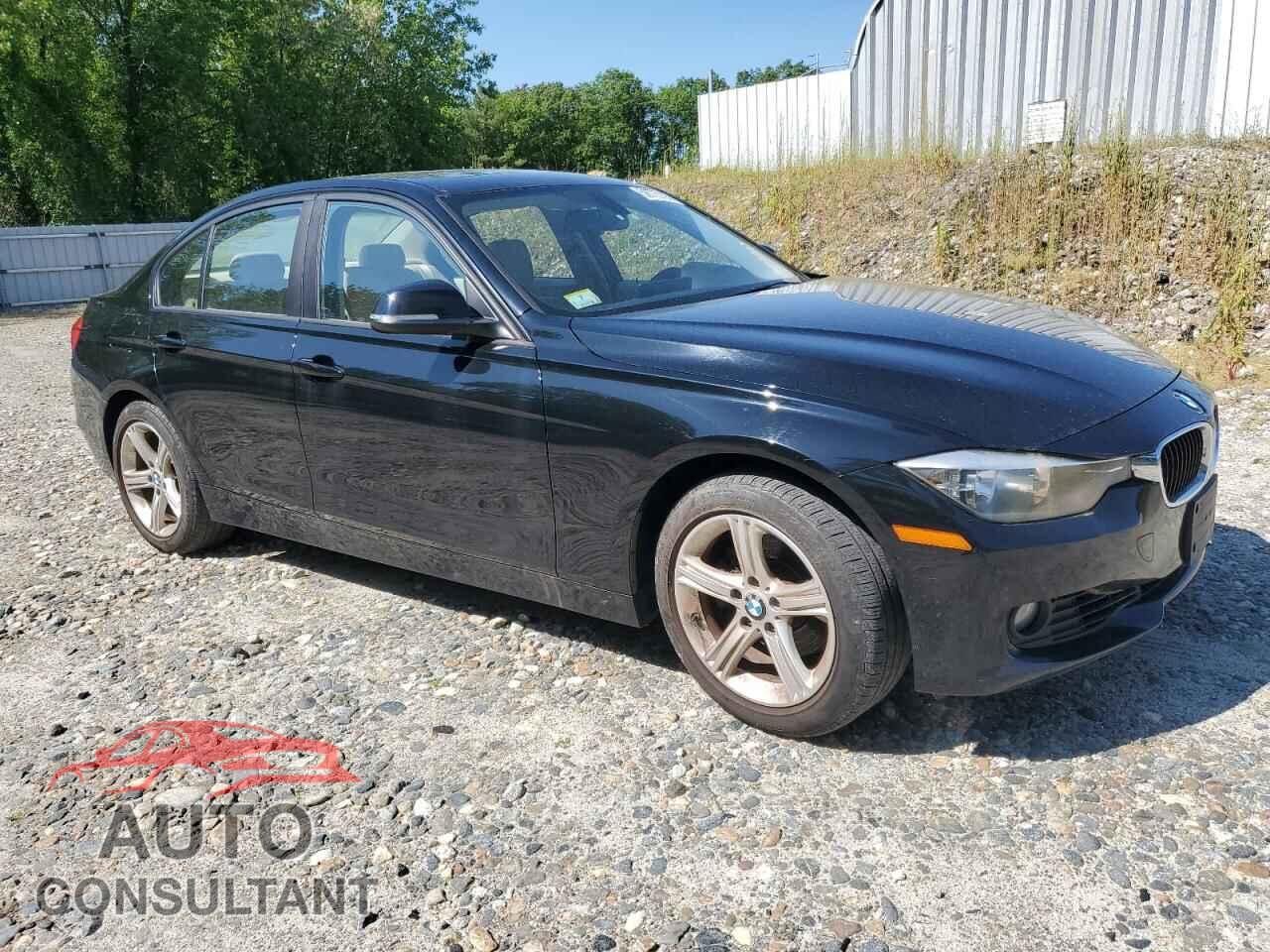 BMW 3 SERIES 2013 - WBA3B5C5XDF596536