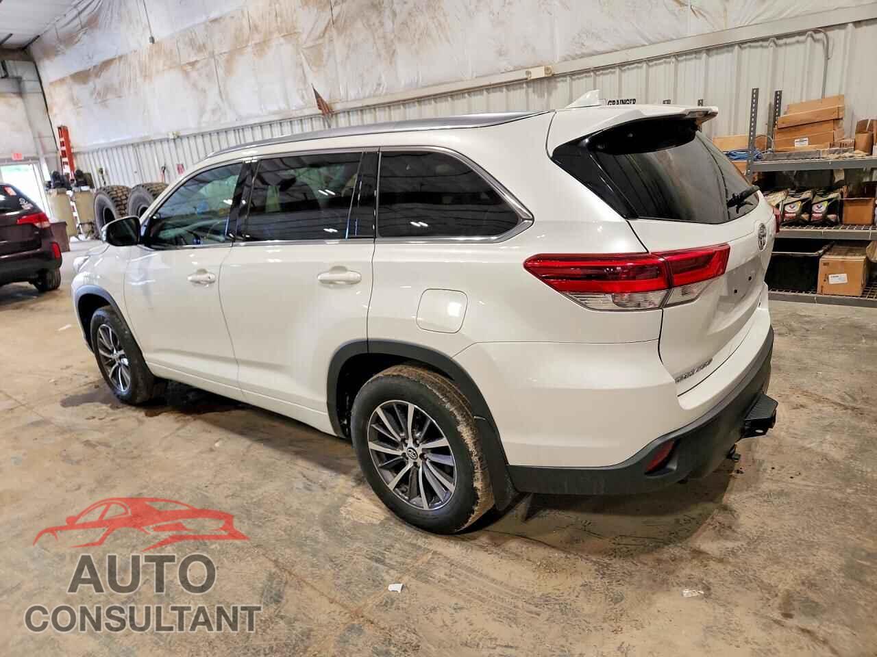 TOYOTA HIGHLANDER 2017 - 5TDJZRFH2HS510189