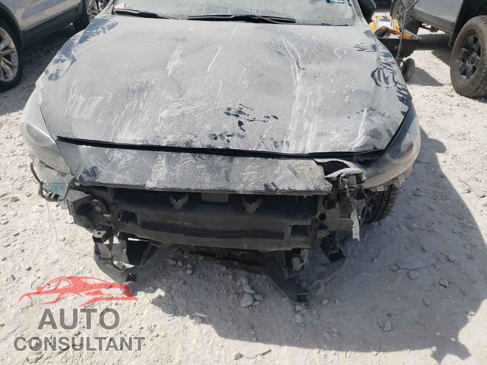 MAZDA 3 2017 - 3MZBN1W32HM153891