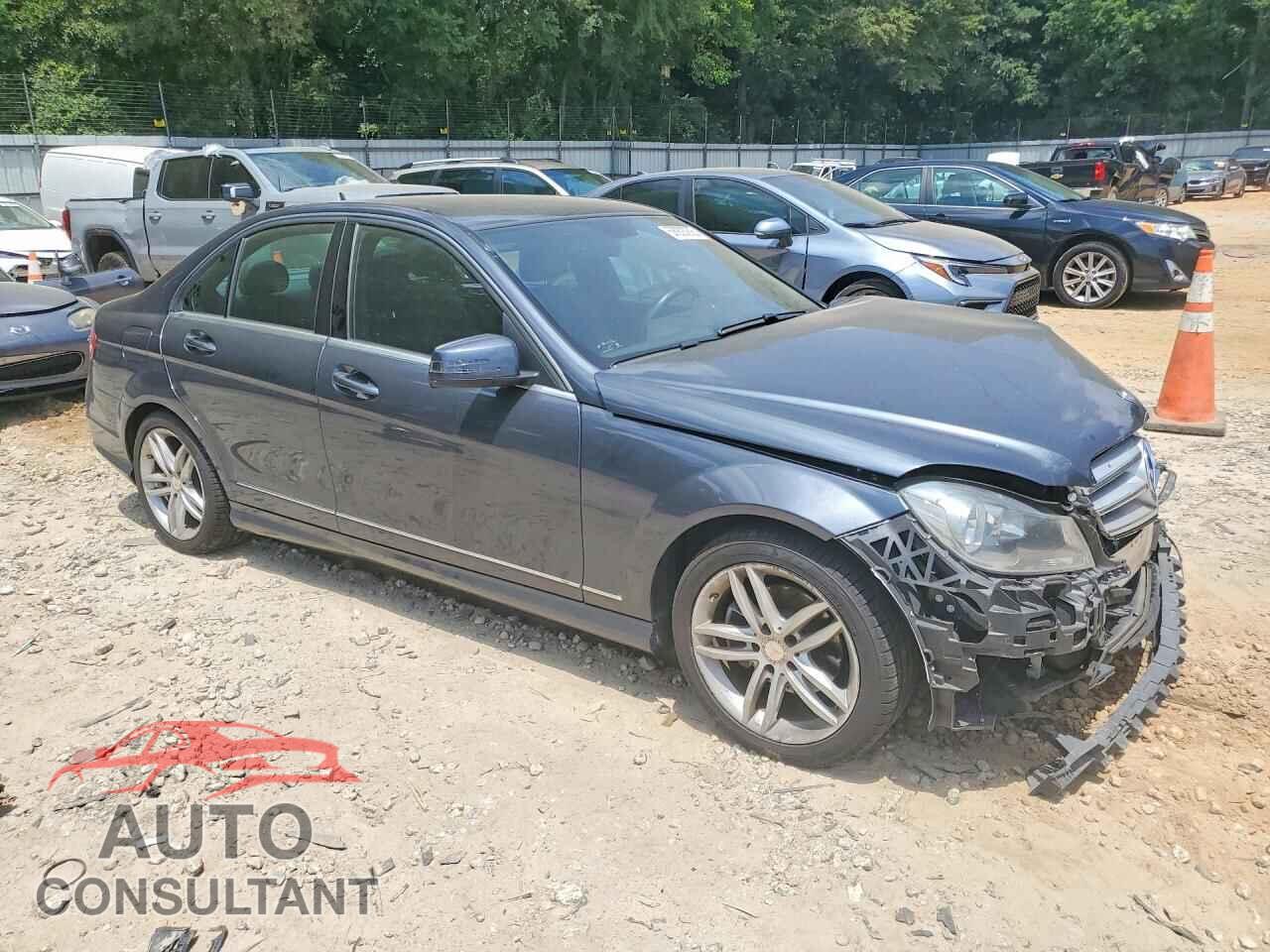 MERCEDES-BENZ C-CLASS 2013 - WDDGF4HB4DA854098