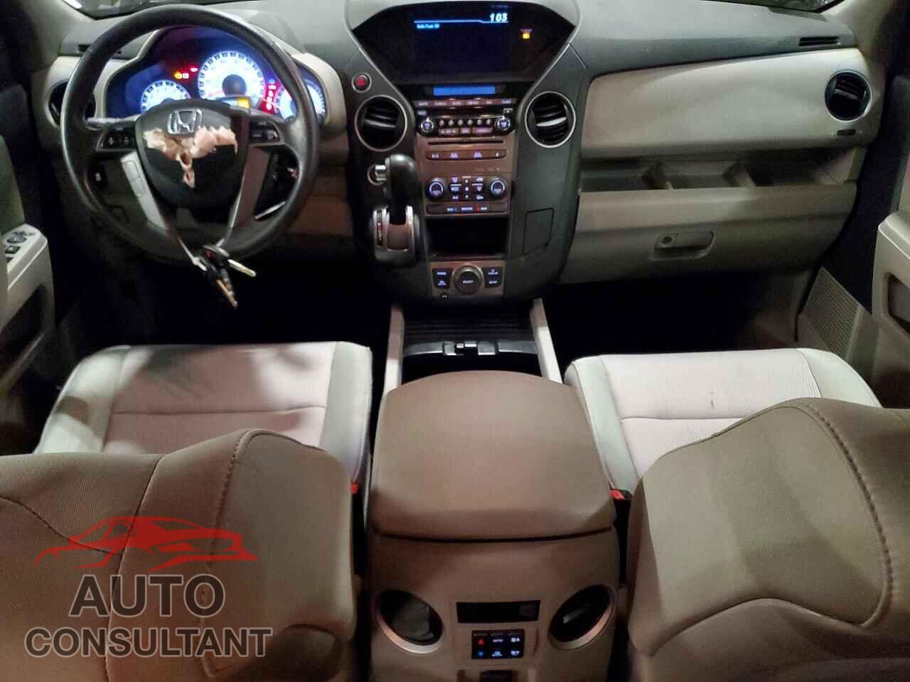 HONDA PILOT 2015 - 5FNYF4H32FB012913