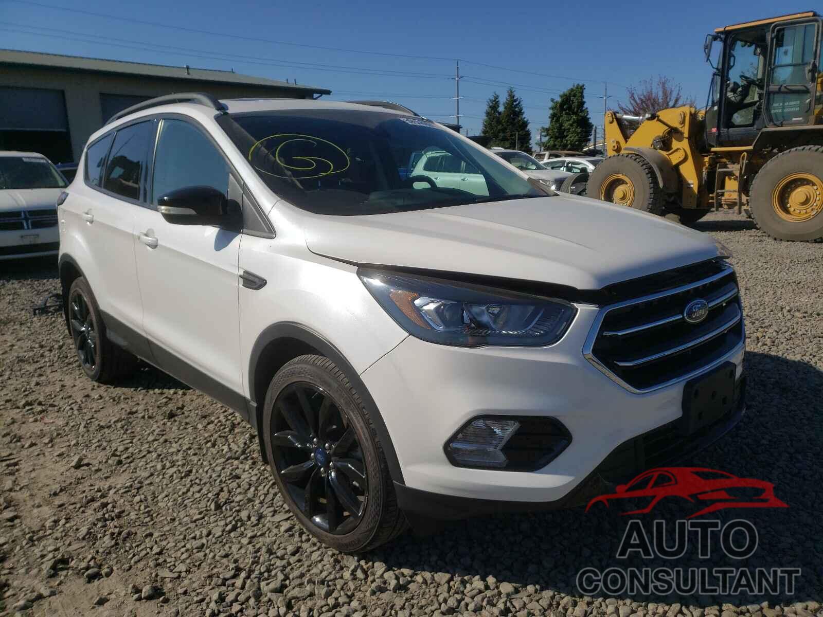 FORD ESCAPE 2017 - 1FMCU9J99HUA83172