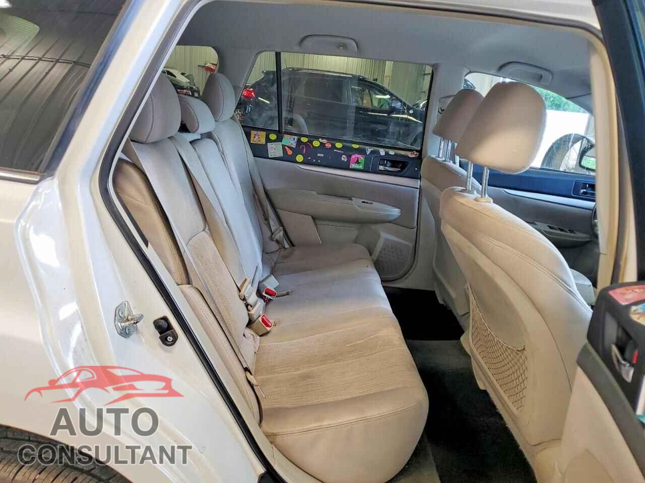 SUBARU OUTBACK 2013 - 4S4BRBCC0D3318054
