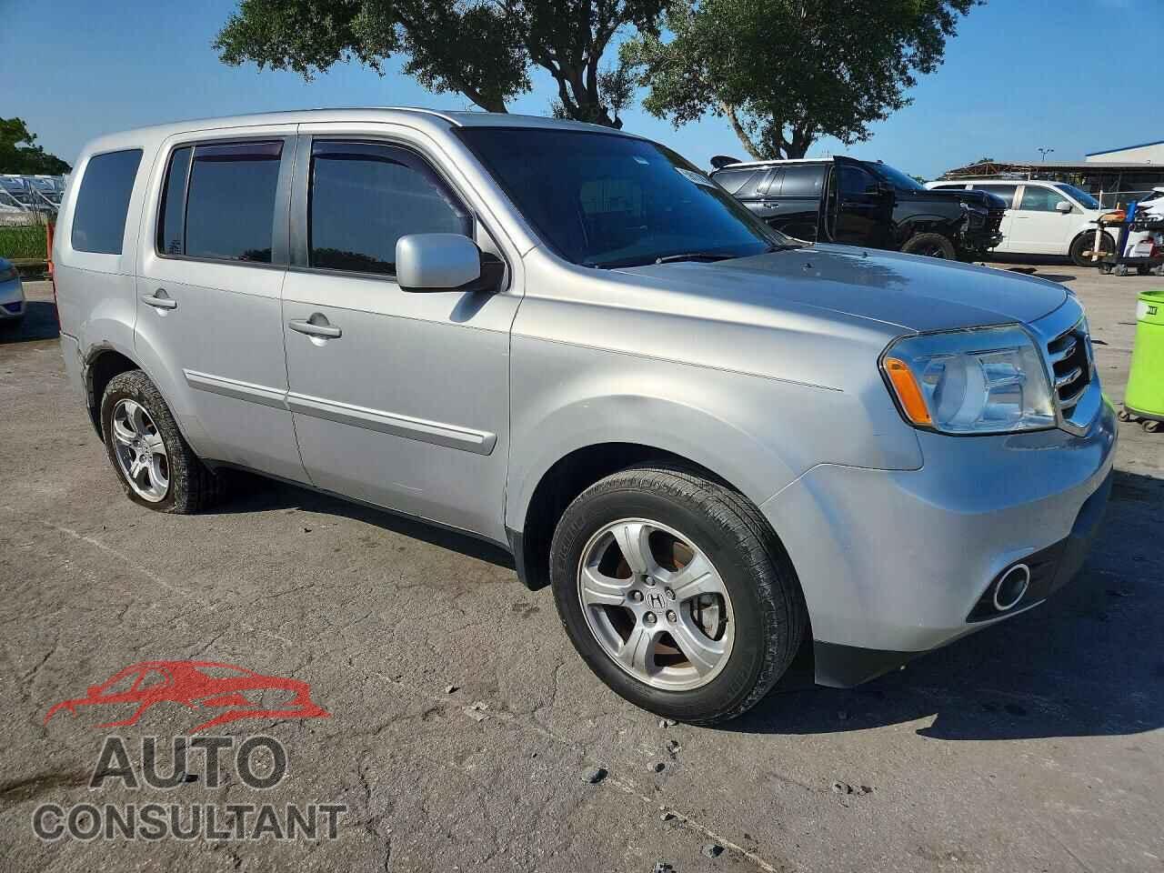 HONDA PILOT 2015 - 5FNYF3H42FB004779