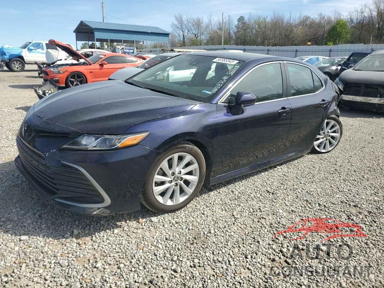 TOYOTA CAMRY 2022 - 4T1C11AK8NU661724