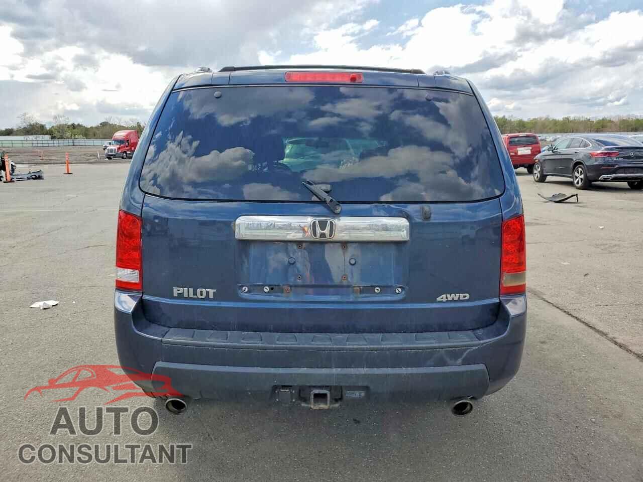 HONDA PILOT 2011 - 5FNYF4H4XBB067550