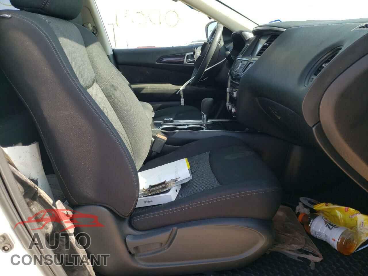 NISSAN PATHFINDER 2017 - 5N1DR2MM4HC689370