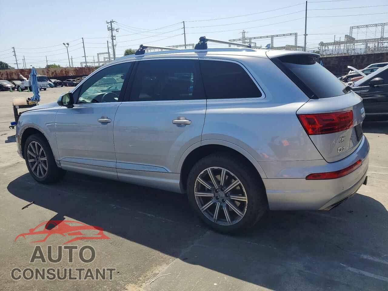 AUDI Q7 2017 - WA1LAAF79HD011128