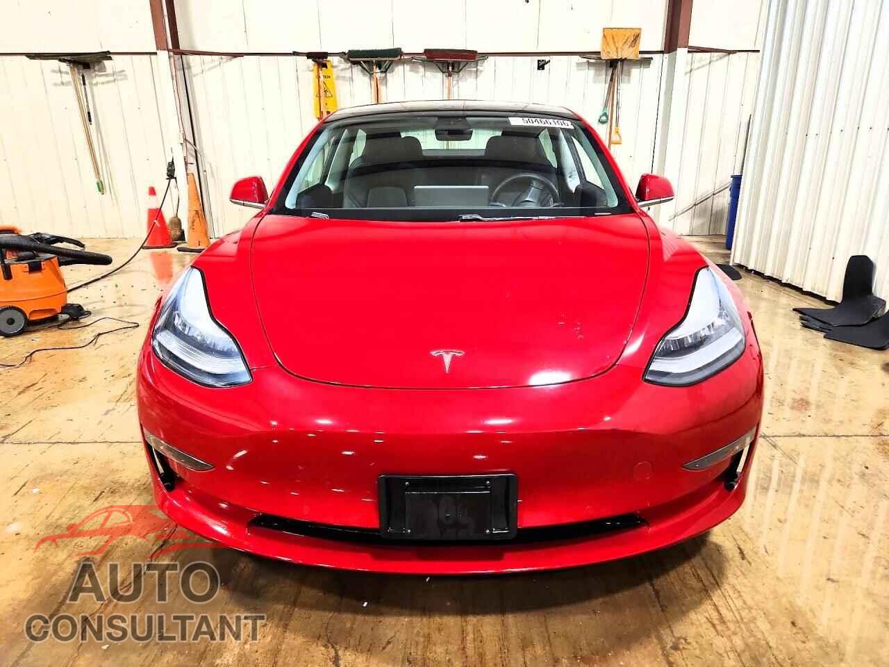 TESLA MODEL 3 2019 - 5YJ3E1EB2KF453751