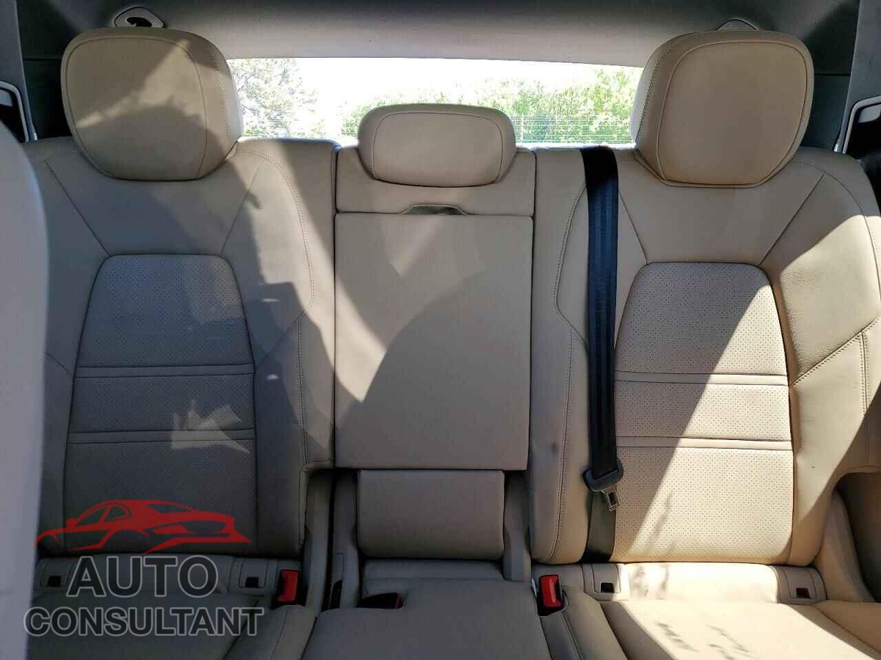 PORSCHE CAYENNE 2022 - WP1AA2AY1NDA00623