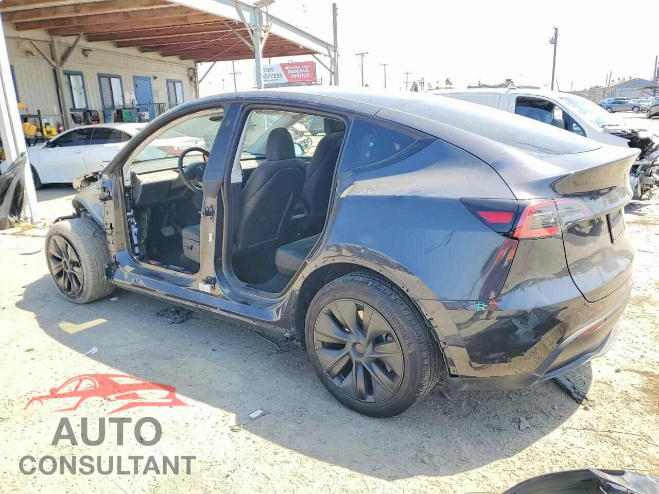 TESLA MODEL Y 2024 - 7SAYGDED9RF183126