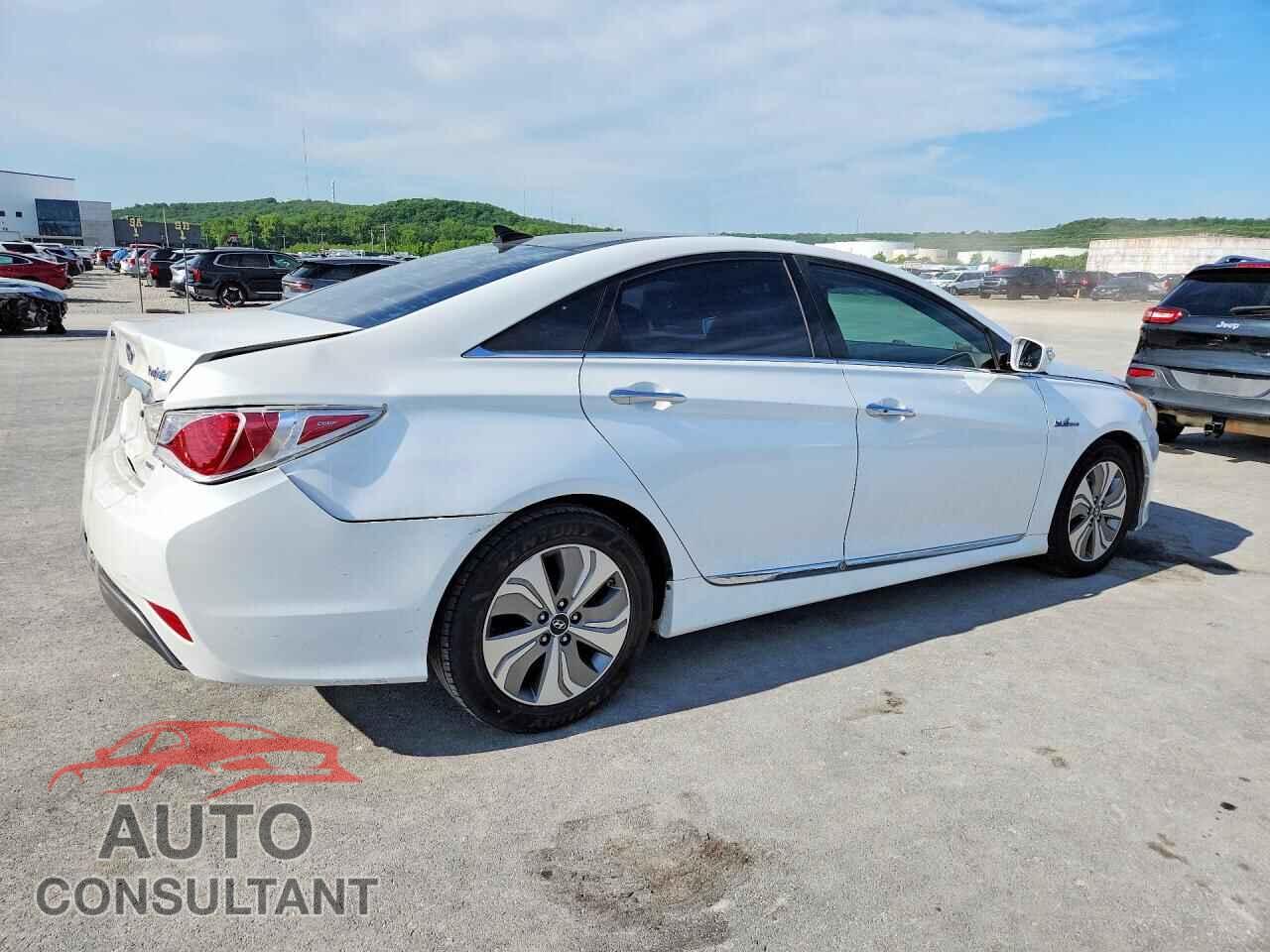 HYUNDAI SONATA 2015 - KMHEC4A46FA123788