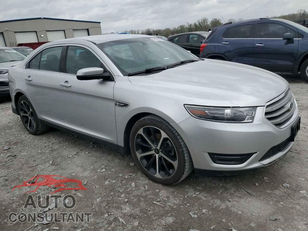 FORD TAURUS 2015 - 1FAHP2E89FG181632