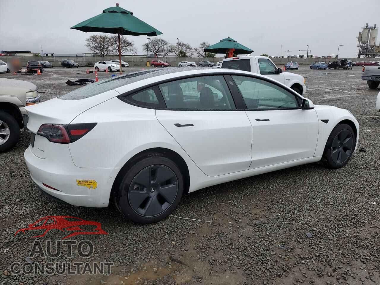 TESLA MODEL 3 2022 - 5YJ3E1EB1NF135351