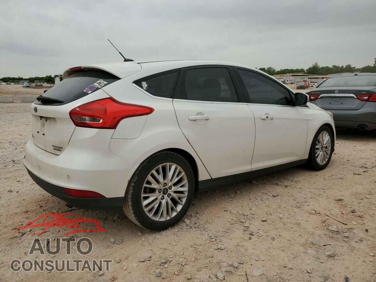 FORD FOCUS 2016 - 1FADP3N26GL326554