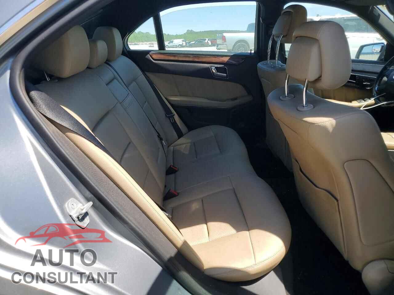 MERCEDES-BENZ E-CLASS 2011 - WDDHF2EBXBA451057
