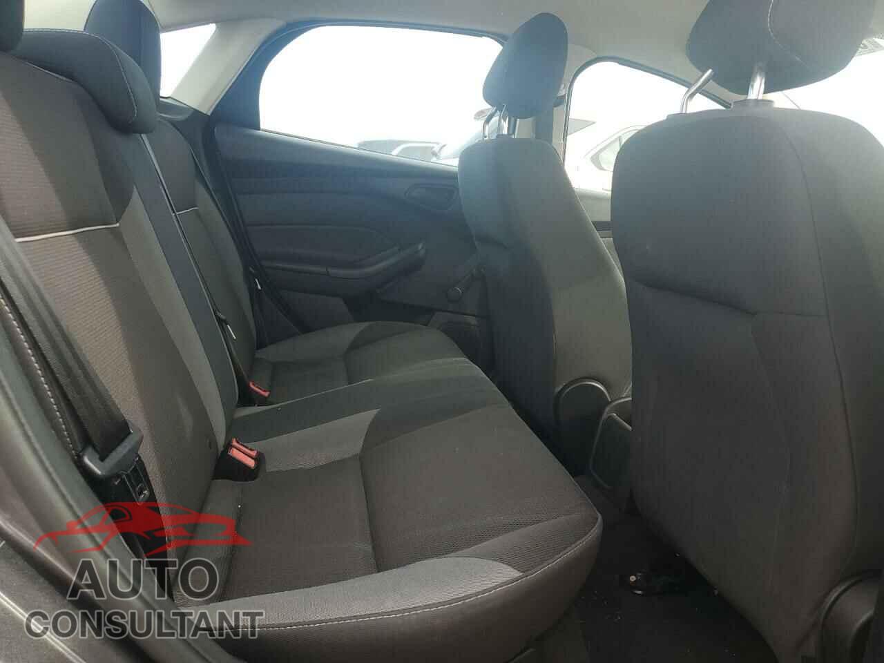 FORD FOCUS 2013 - 1FADP3E22DL149982