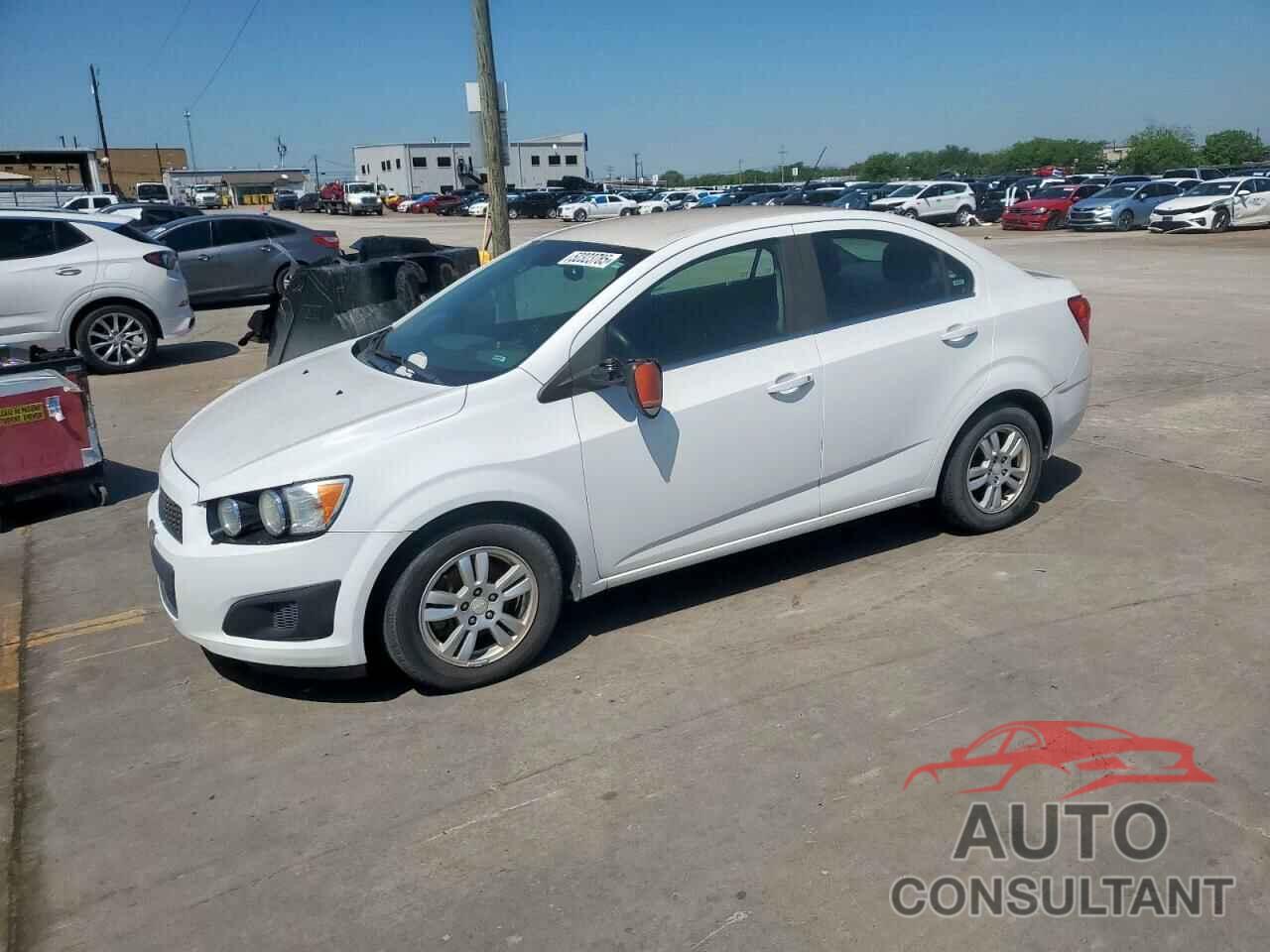 CHEVROLET SONIC 2013 - 1G1JC5SH6D4218401