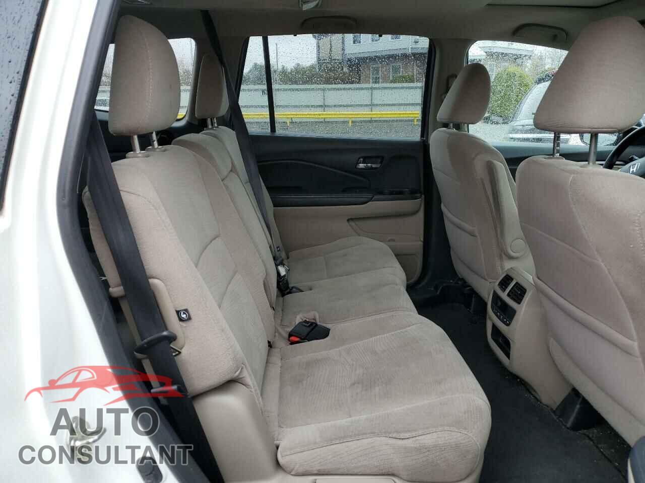 HONDA PILOT 2017 - 5FNYF6H31HB015669