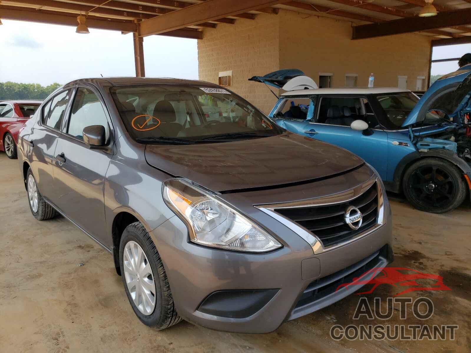 NISSAN VERSA 2018 - 3N1CN7AP7JL857300
