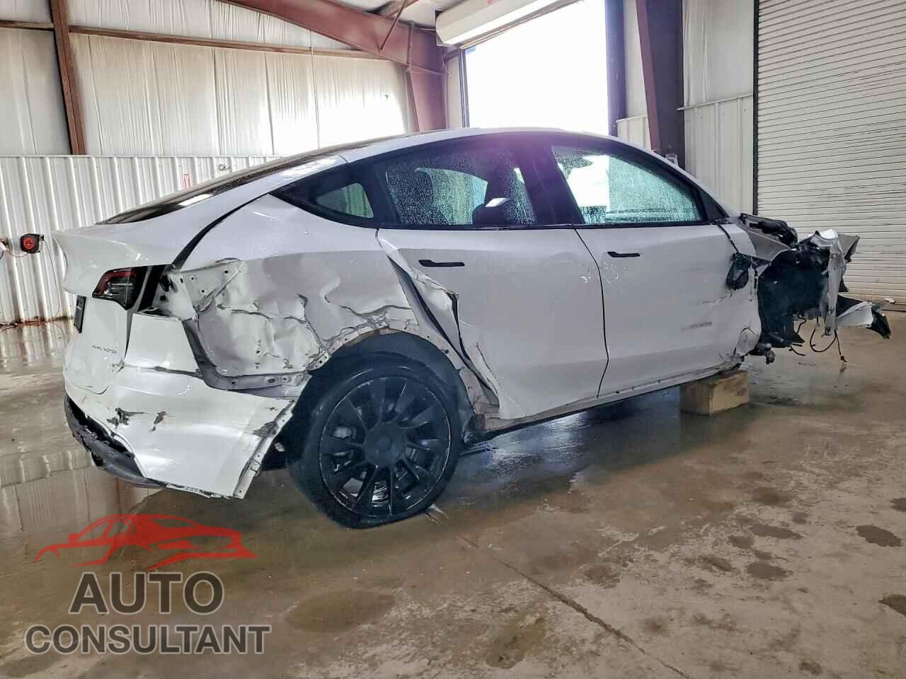 TESLA MODEL Y 2023 - 7SAYGDEE7PF896256