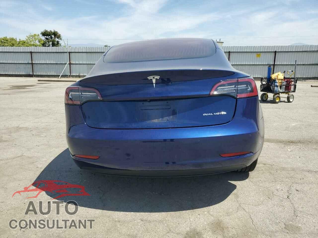 TESLA MODEL 3 2018 - 5YJ3E1EA1JF013171
