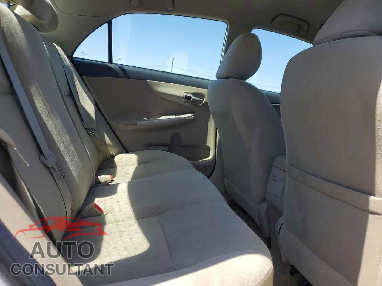 TOYOTA COROLLA 2013 - 2T1BU4EE8DC947372