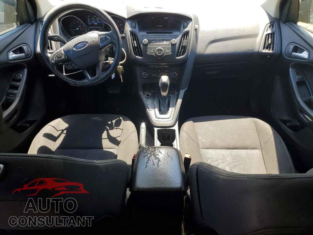 FORD FOCUS 2015 - 1FADP3K29FL380997