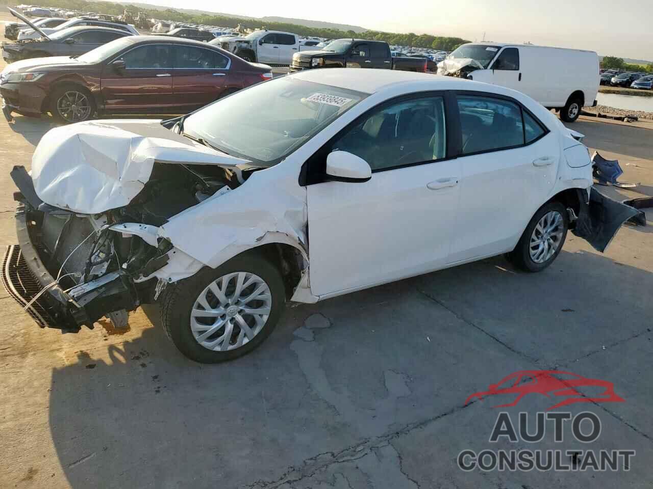 TOYOTA COROLLA 2018 - 5YFBURHE2JP818497