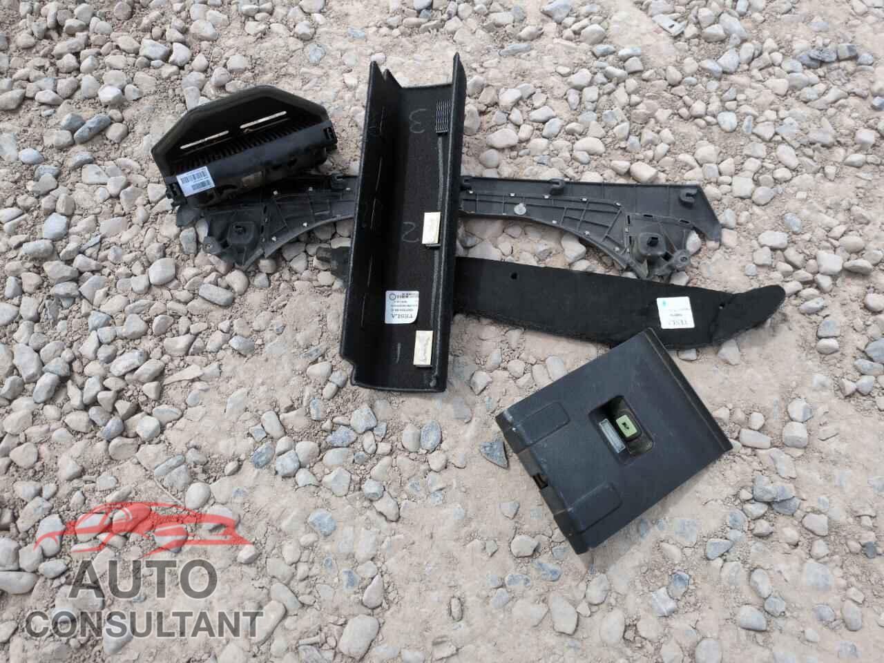 TESLA MODEL S 2013 - 5YJSA1BG6DFP04894