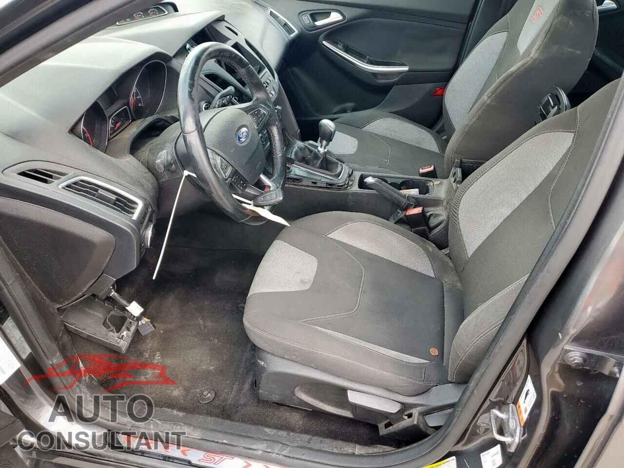FORD FOCUS 2017 - 1FADP3L98HL245945