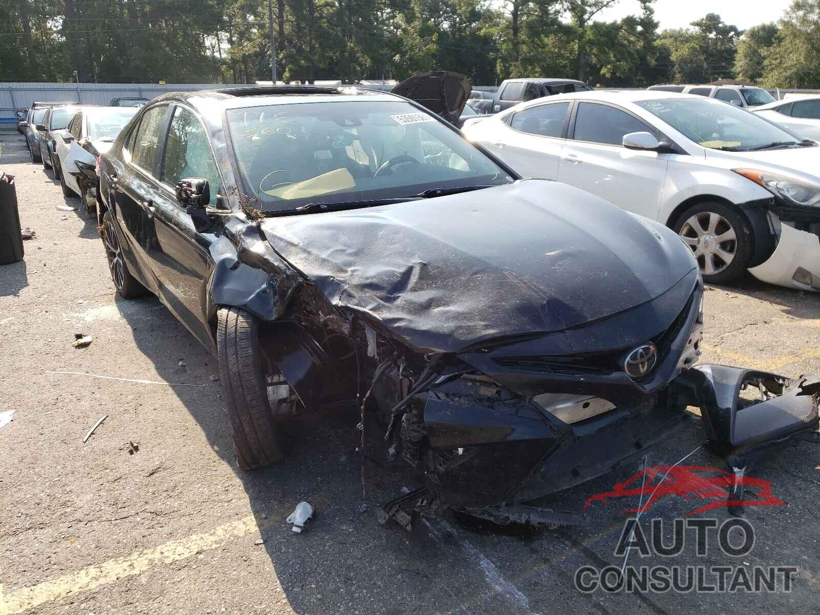 TOYOTA CAMRY 2018 - 4T1B11HK0JU609791