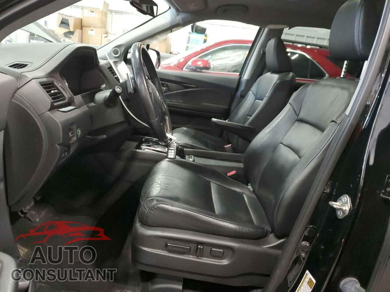 HONDA PILOT 2017 - 5FNYF6H95HB008759