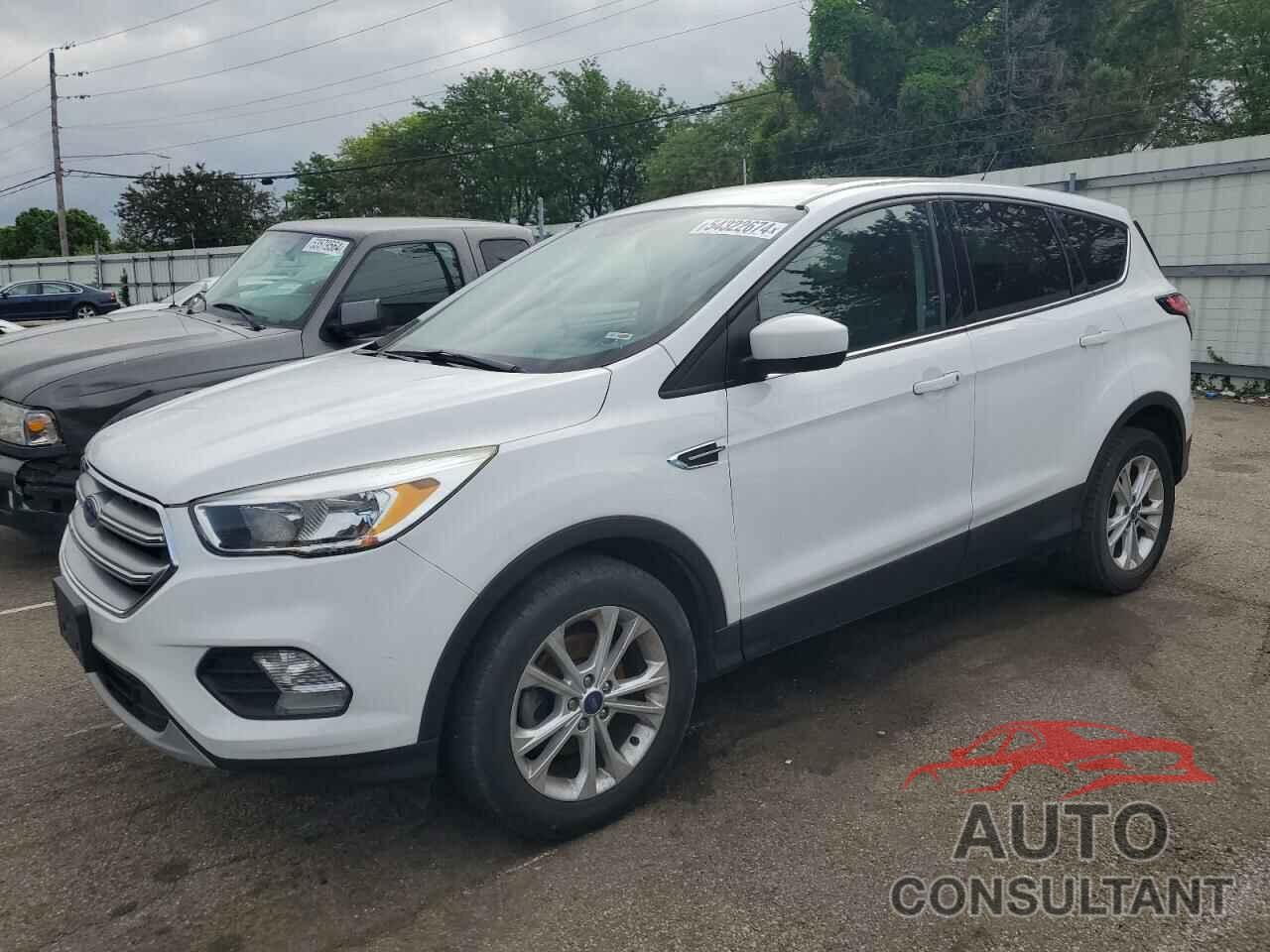 FORD ESCAPE 2017 - 1FMCU0GD1HUC62720