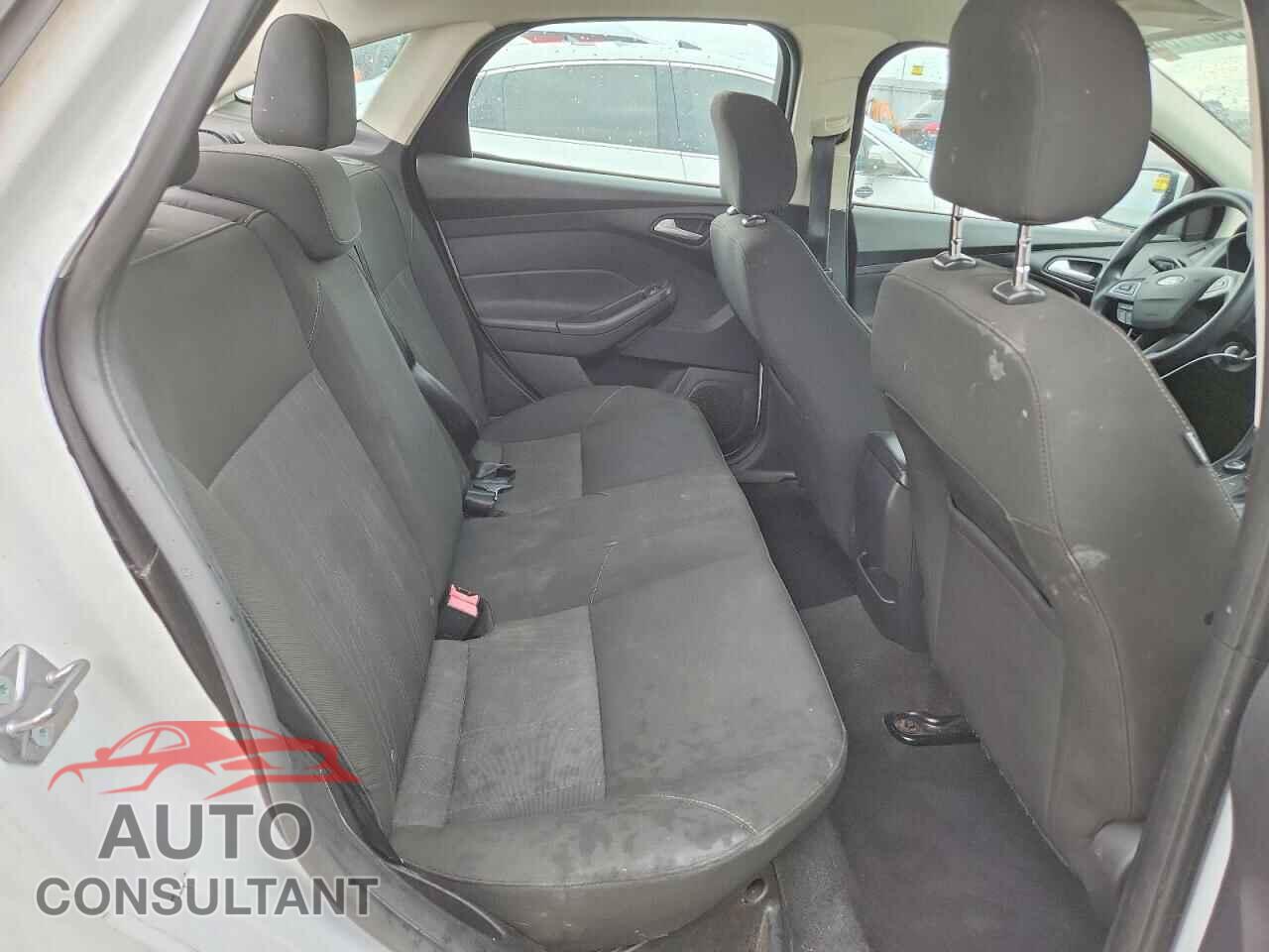 FORD FOCUS 2015 - 1FADP3F23FL243340