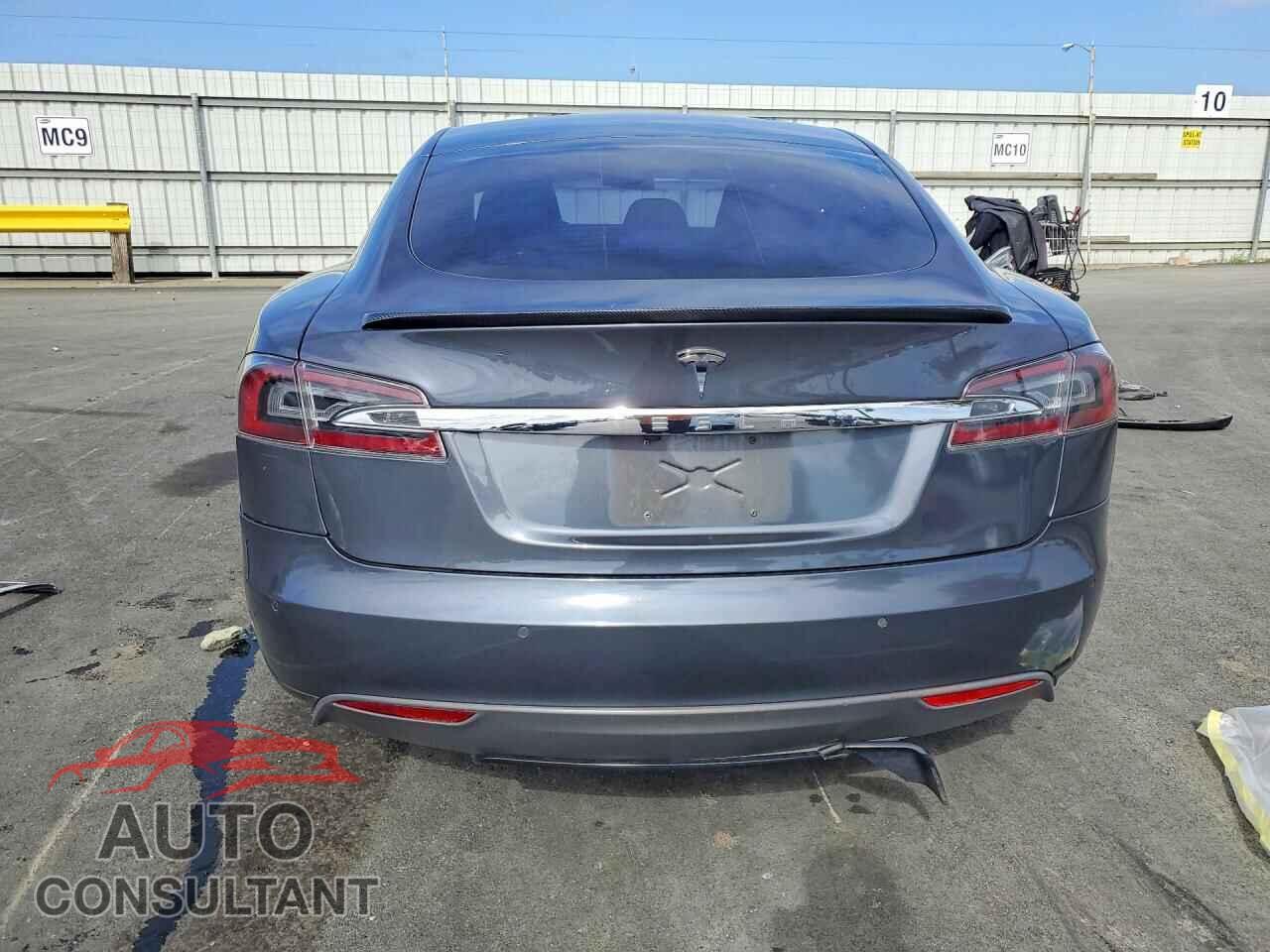 TESLA MODEL S 2015 - 5YJSA1H17FF098172