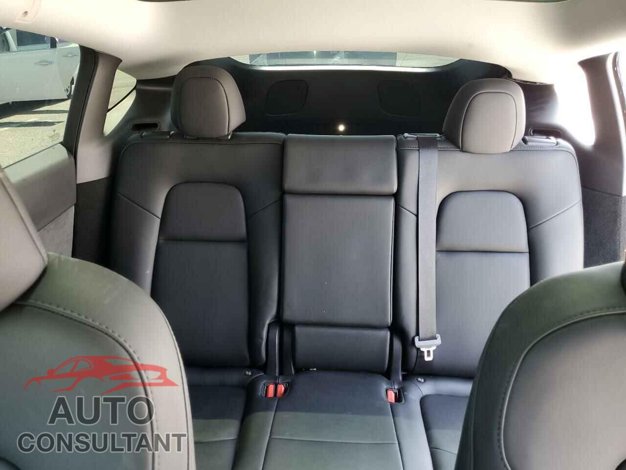 TESLA MODEL Y 2024 - 7SAYGDED1RF046035